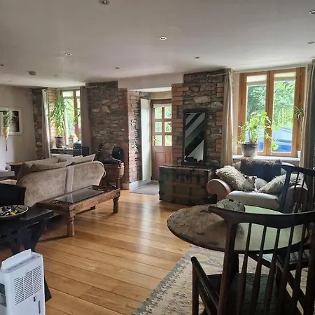 In County Wicklow Unique Escape Holiday home *
